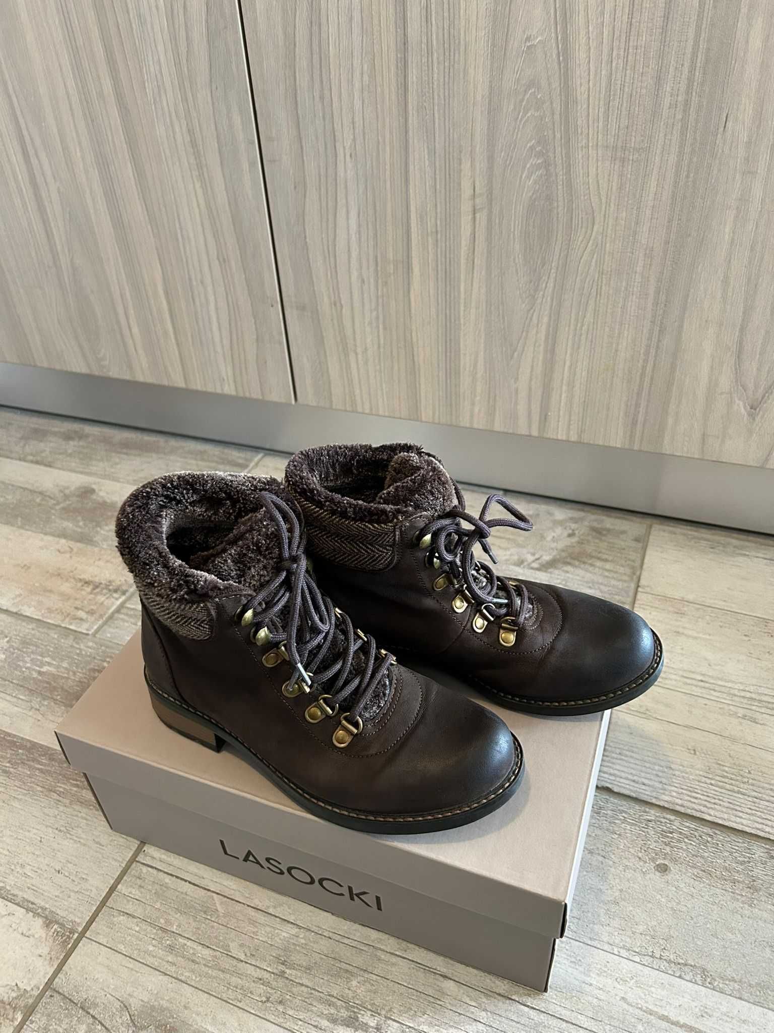Ghete de piele Lasocki, pentru femei
