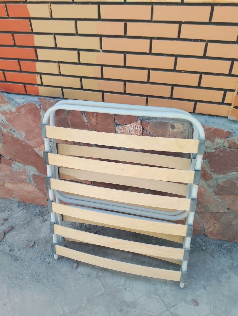 Продаётся раскладушка по 15000 3 штуки.