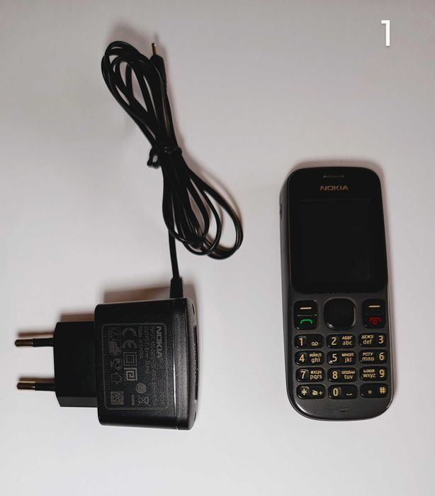 Продавам NOKIA 100 RH-130 в комплект с оригиналното зарядно