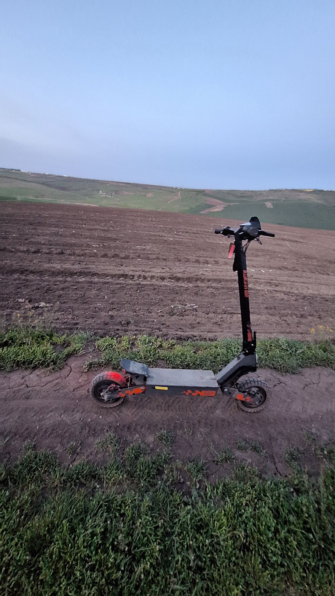 Vand trotineta kukirin g2 stare impecabila urgent