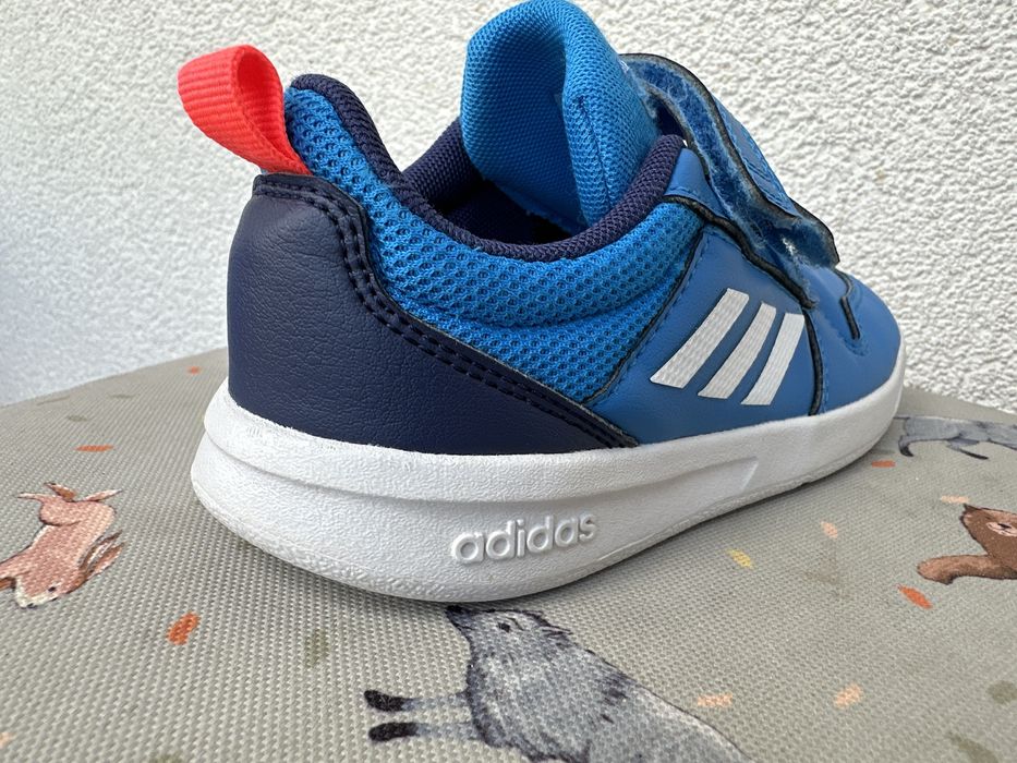 Маратонки Adidas