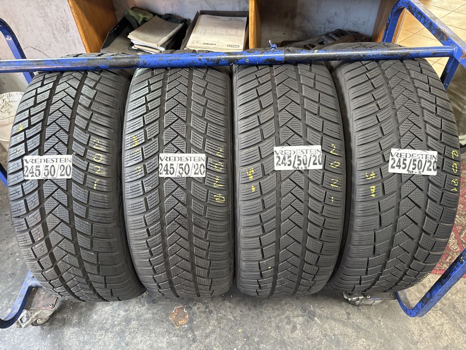 245/50/20 Vredestein M+S