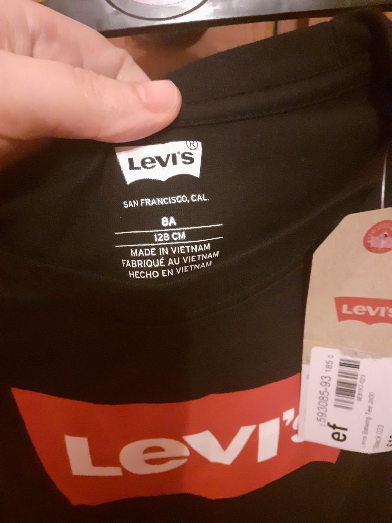 Оригинална тениска Levi's 7 - 8 год НОВА