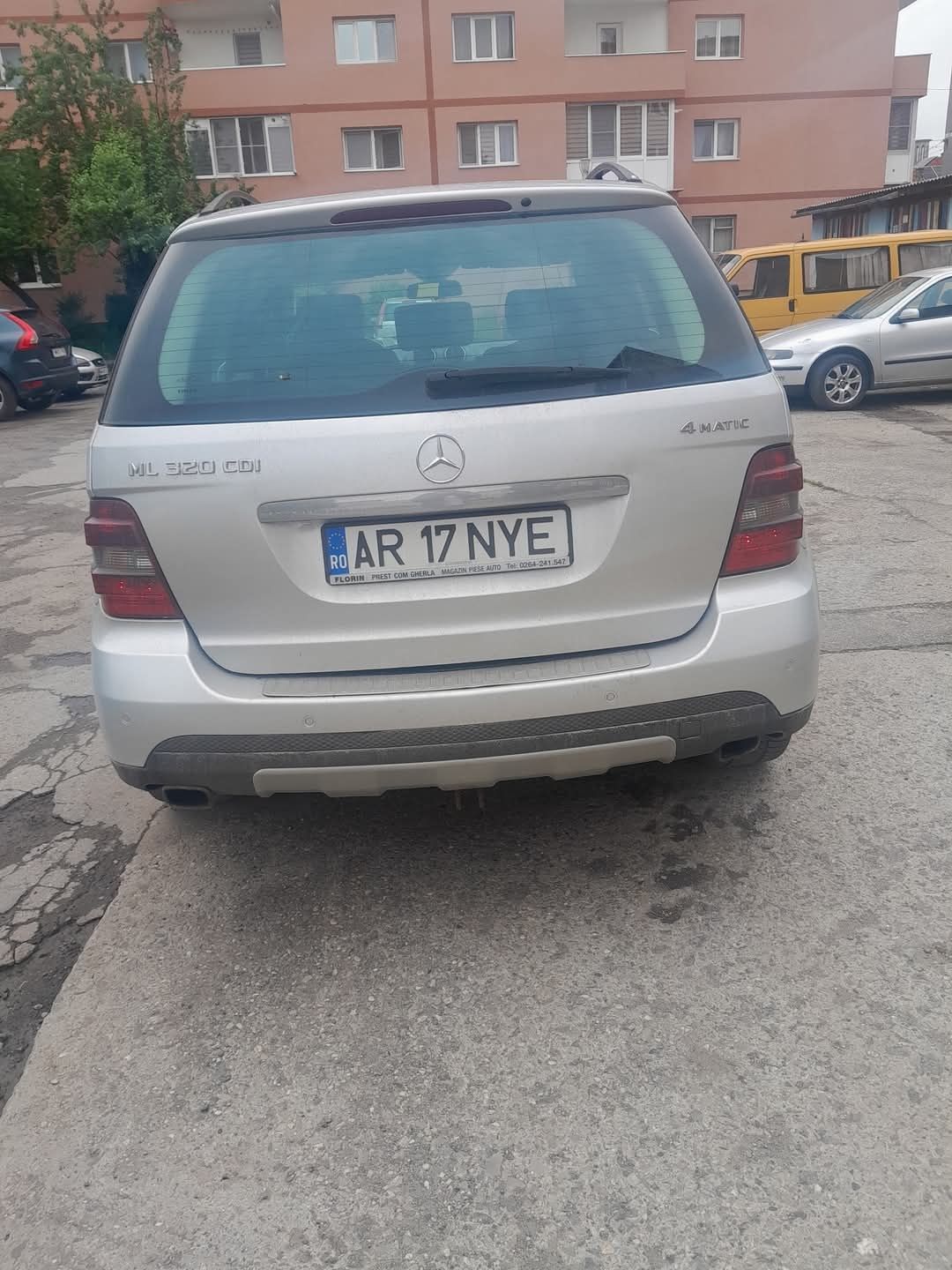 Vând Mercedes Benz Ml 3.2