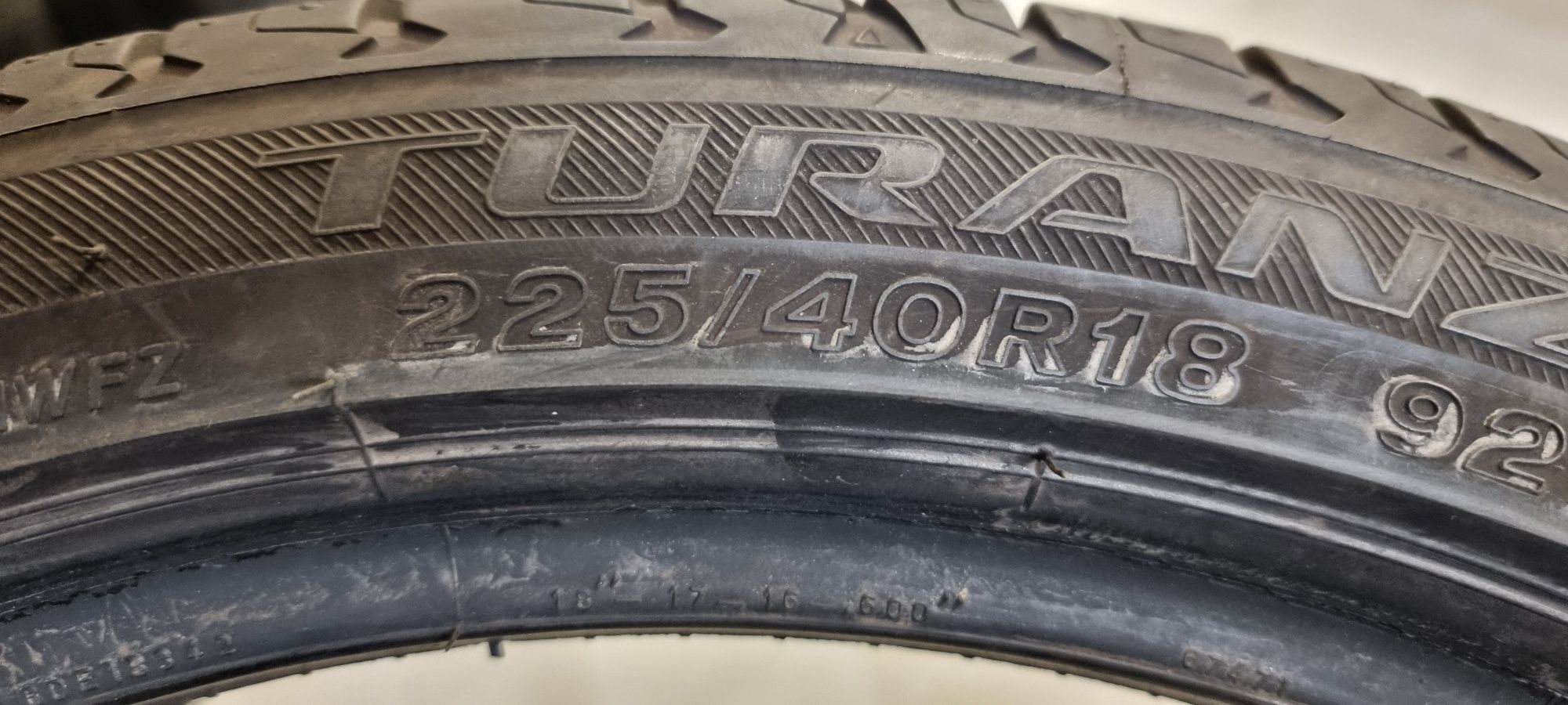 Единична лятна гума 225/40/18 Bridgestone