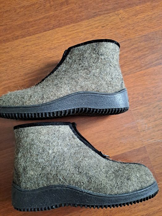 Супер тёплые полу ботинки для зимы.
