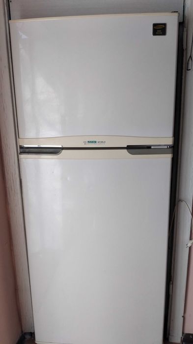 Холодильник Samsung