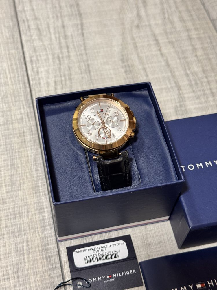 Tommy Hilfiger оригинален часовник, кожена каишка - повредена
