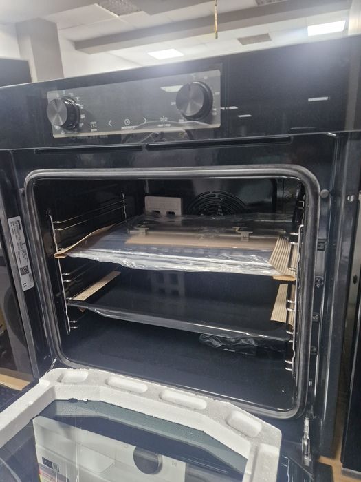 Фурна за вграждане Gorenje 77 литра