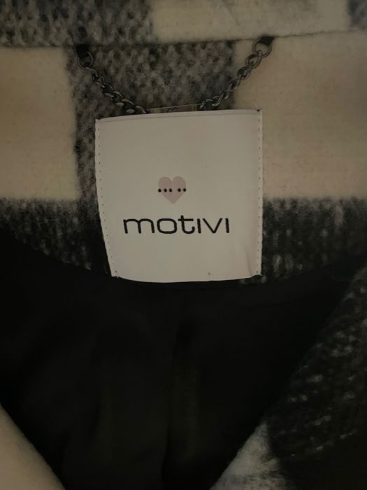 Палто MOTIVI необличано