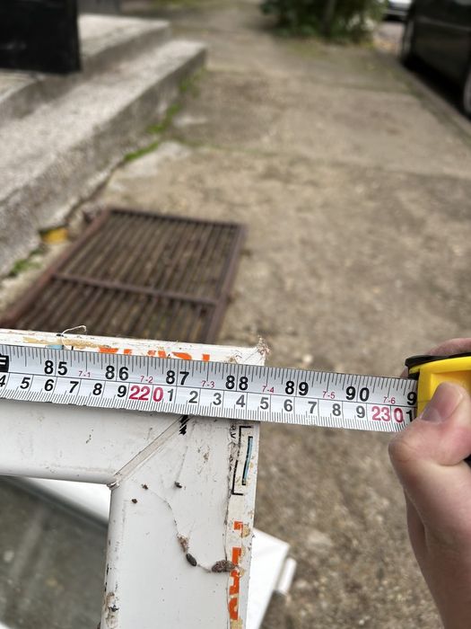 Продавам ПВЦ дограма със двоен стъклопакет и бонус комарници