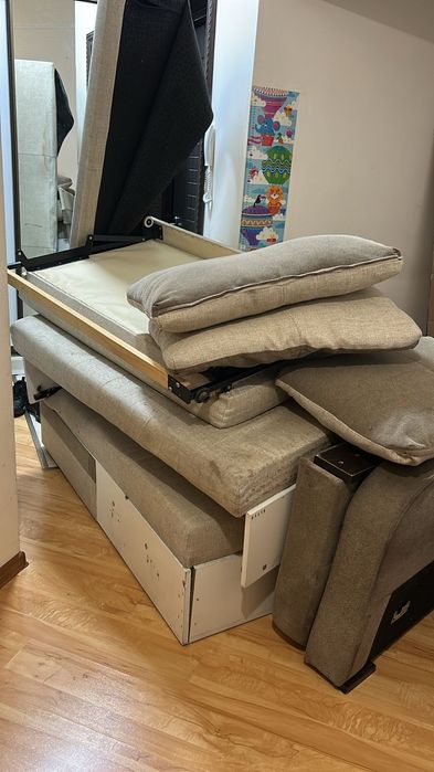 Диван срочно продаю