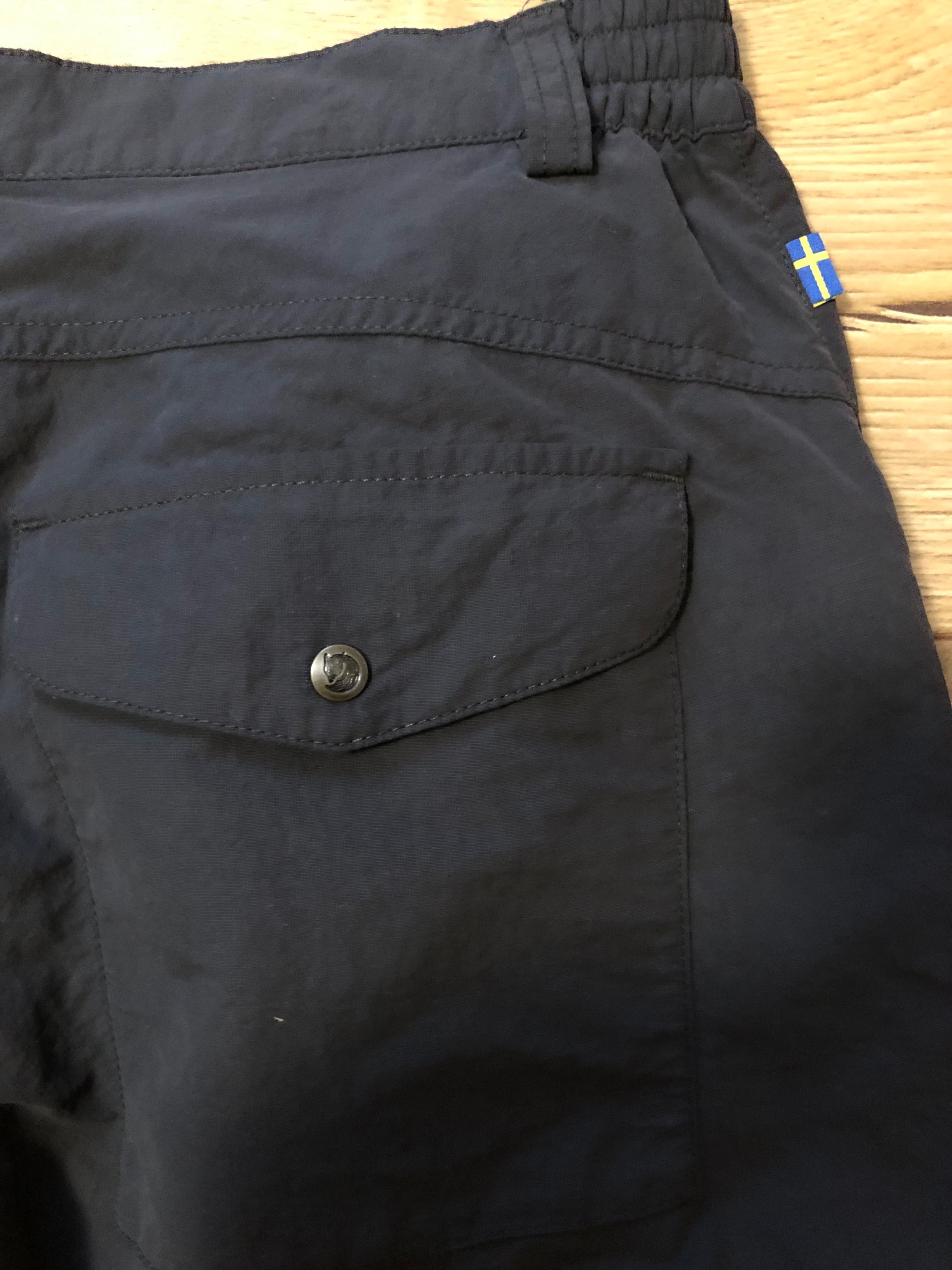 FJALL RAVEN-pantaloni in stare impecabila pentru dame