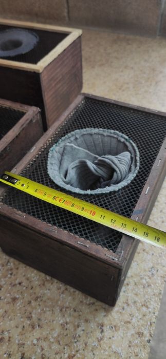 Vând ciururi și colivi