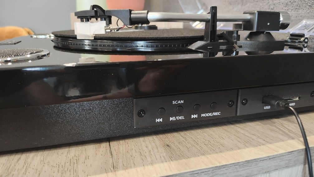 Грамофон Aiwa GBTUR-120BK