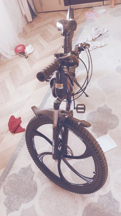 Спортивный велосипед продаётся.  За 70 тыс покупал , за 40 отдам