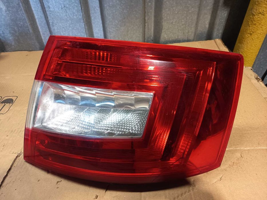 stop dreapta skoda octavia