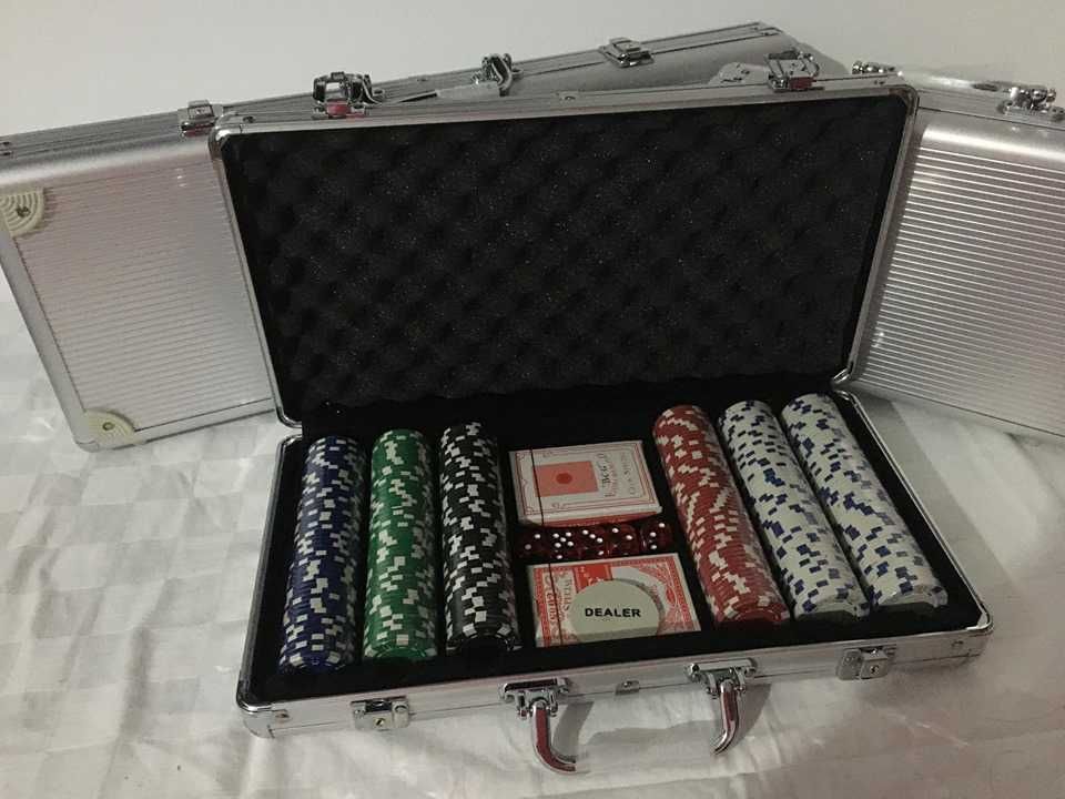 Trusa Poker 300 jetoane diplomat aluminiu Nou 11.5 g. SIGILAT!