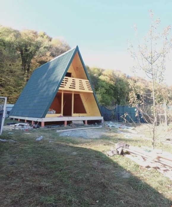 Cabane tip A-frame de vanzare