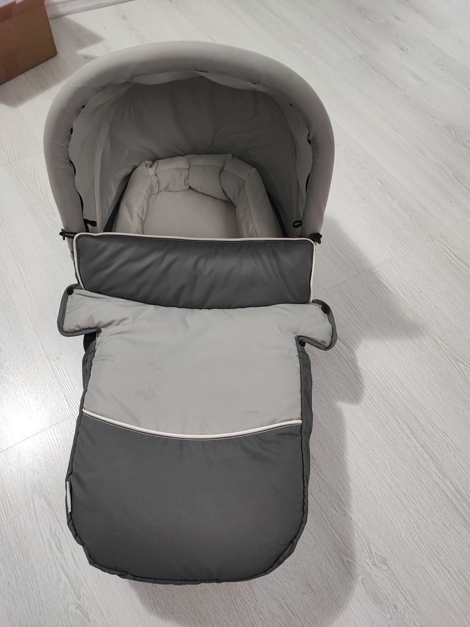 Carucior 3 in 1 pentru bebe