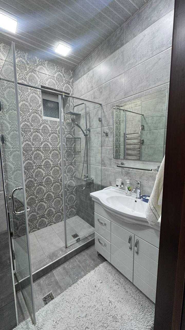 ул.Нукус бутик Гламур 2-комн 2/4 48 м² ремонт меб/тех выс.пот 3,70 м