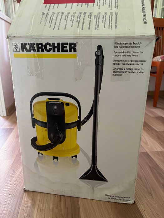 Aspirator Karcher SE4001 cu spalare