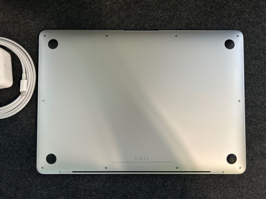 MacBook Air M1 256gb space grey