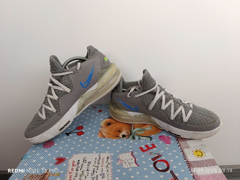 ''Nike Lebron XVII Low''оригинални маратонки 44 номер