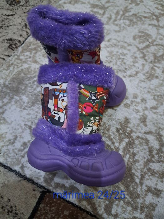 Cizme  fetițe mărimea 24/25,