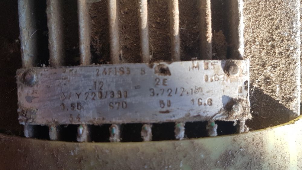 Motor trifazic cu reductor