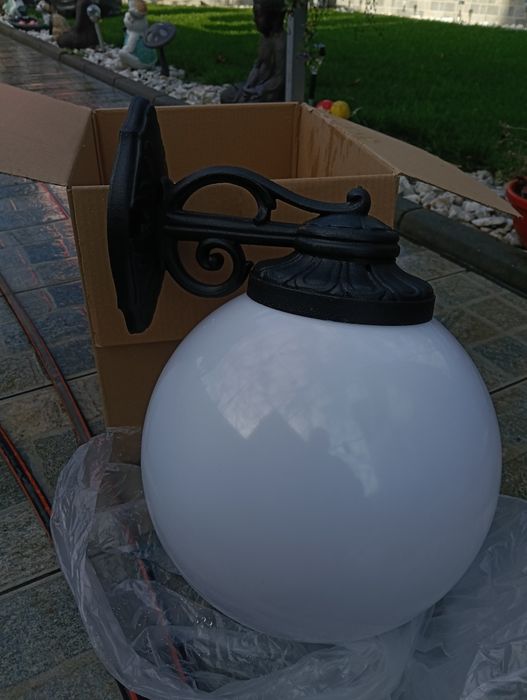 Vând 5 bucăți aplica exterior noi BISSO E27 NEGRU OPAL