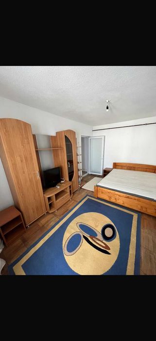 Inchiriez apartament 3 camere M6