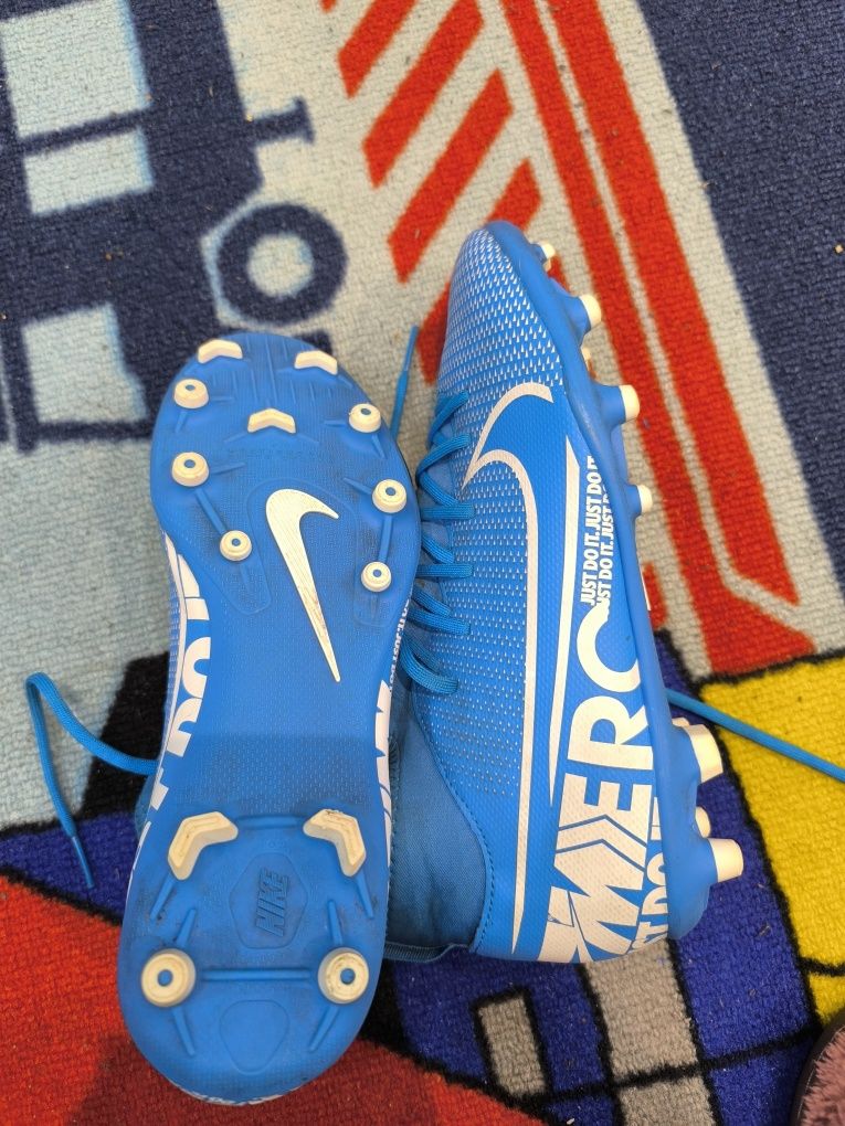 Бутонки на Nike 38.5