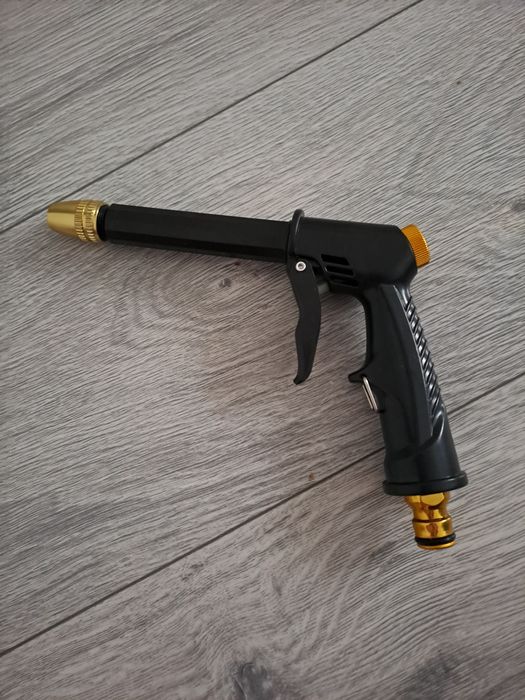 Pistol de apa pentru  furtun