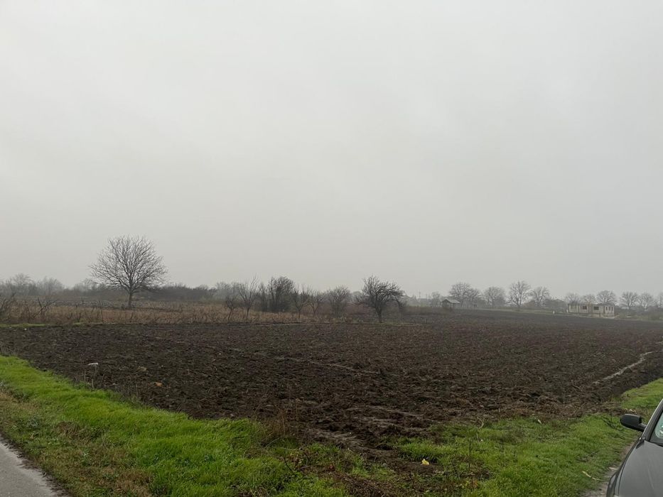 Vând teren intravilan