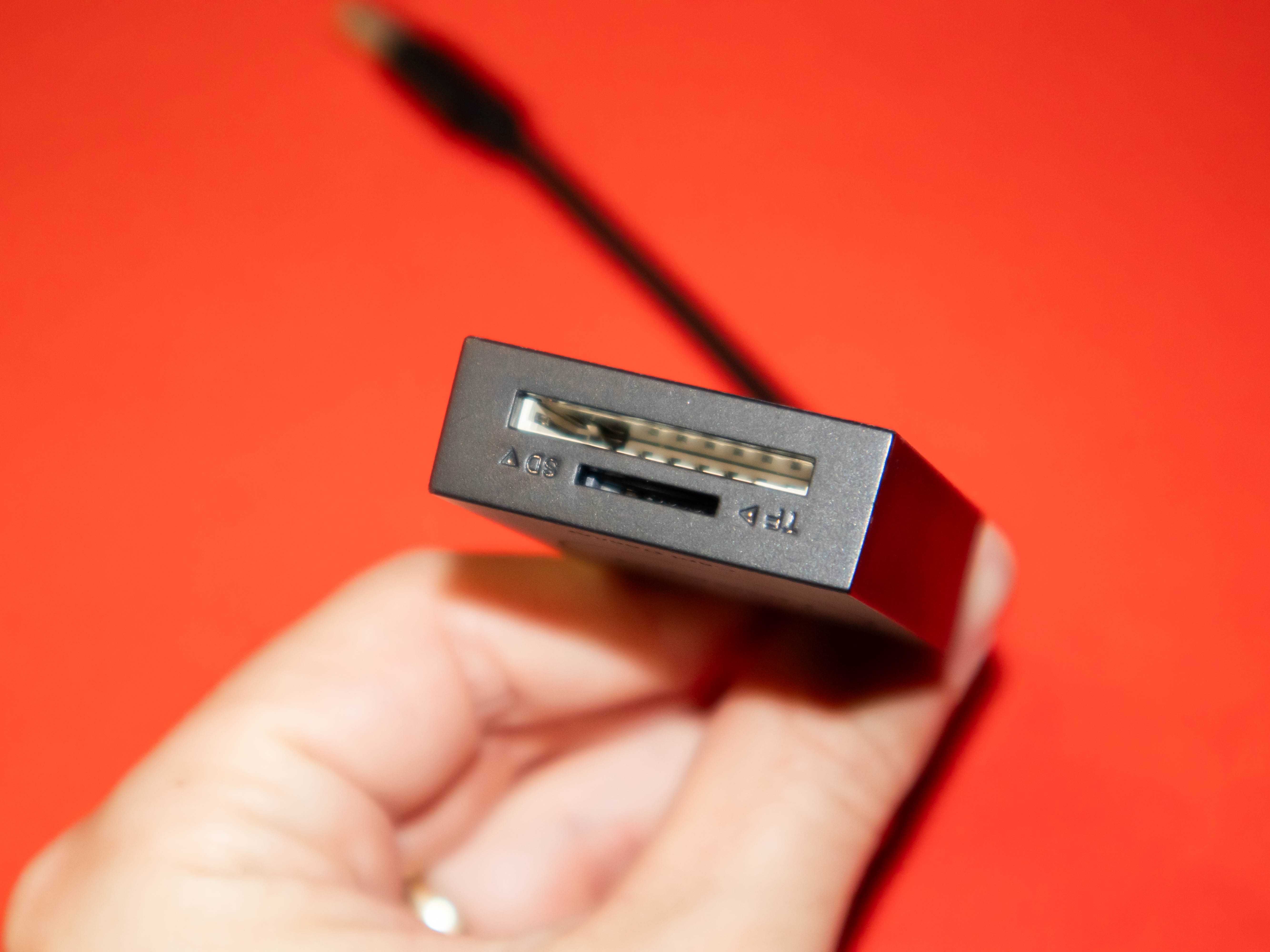 UGREEN 300MB/s USB 3.0 четец за SD и MicroSD карти двоен слот