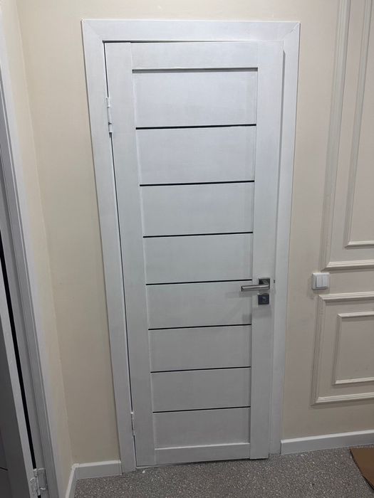 Продам межкомнатные двери. 15 мкр 999 дом