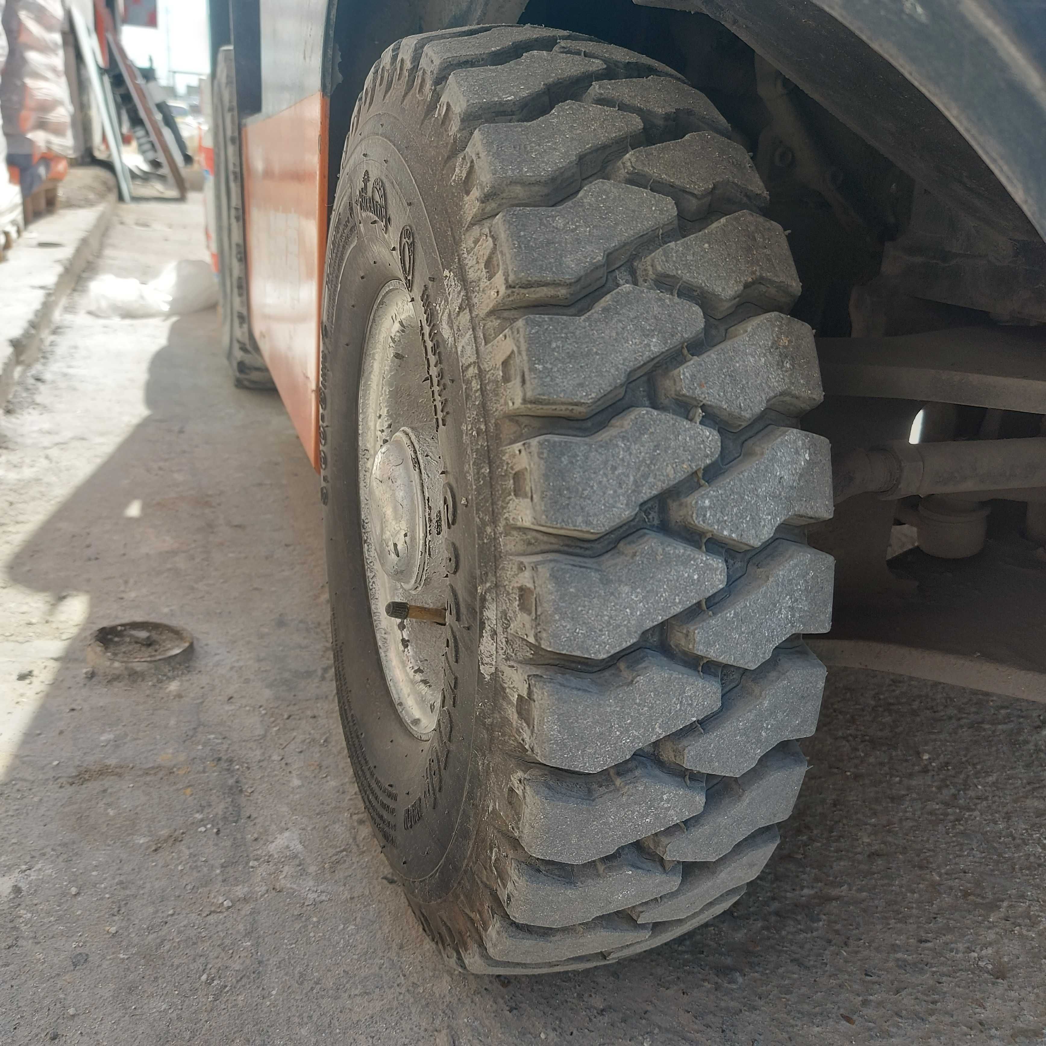 Шины Emrald 5.00-8 10PR IND04 для вилочного погрузчика