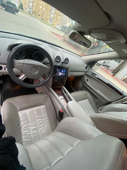 Vând Mercedes ML 320 Autoutilitara