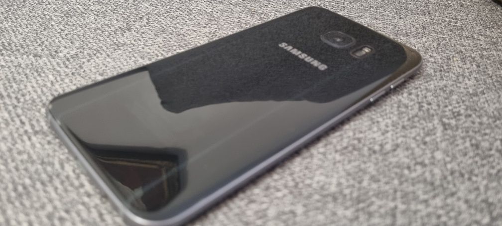 Samsung Galaxy S7 Edge - fara fisuri - stare foarte buna!