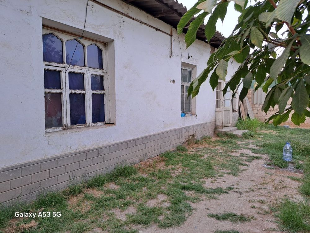 Uy sotiladi Nazarbekda