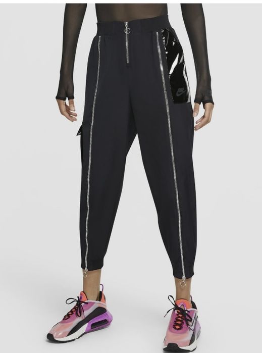 Панталон NIKE.