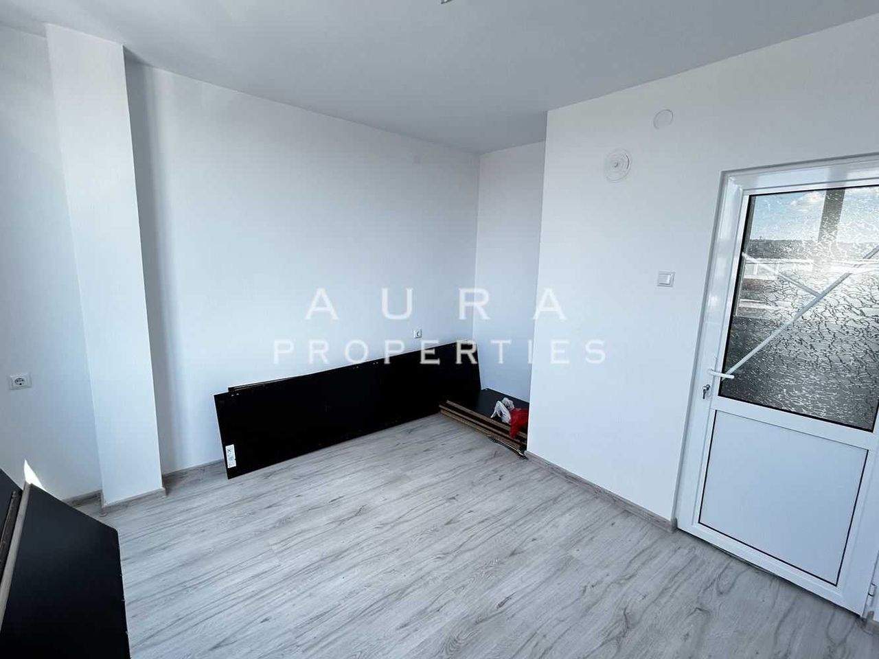 Продава се Тристаен апартамент в Разград, Бели Лом - 125 кв.м за 918 €/кв.м - Снимка #5