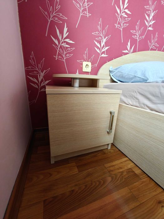 Спалня с нощни шкафчета