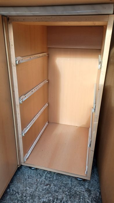 Mobila de bucătărie