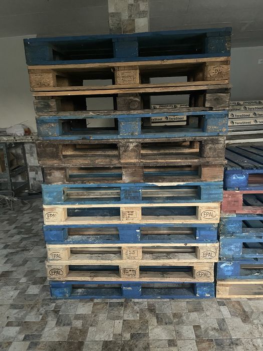 Vând urgent. Paleti ca si noi. Sunt intro stare forte buna mai multe d