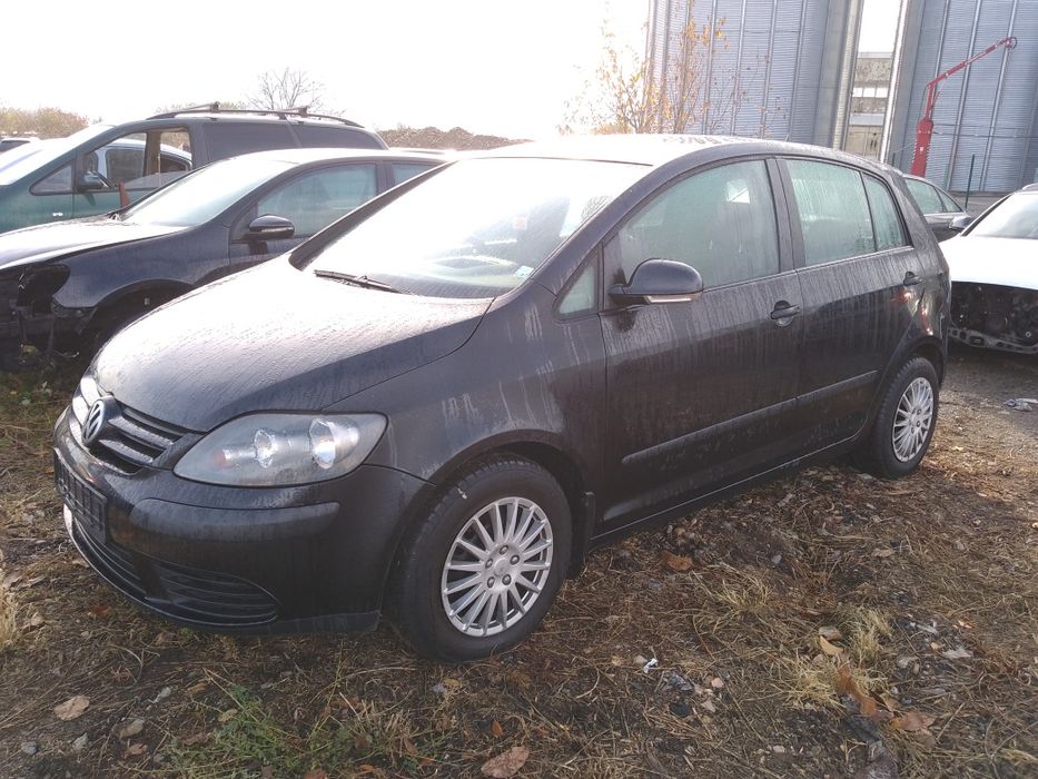 Фолксваген Голф 5 плюс 1.6 fsi автоматик   2008 год