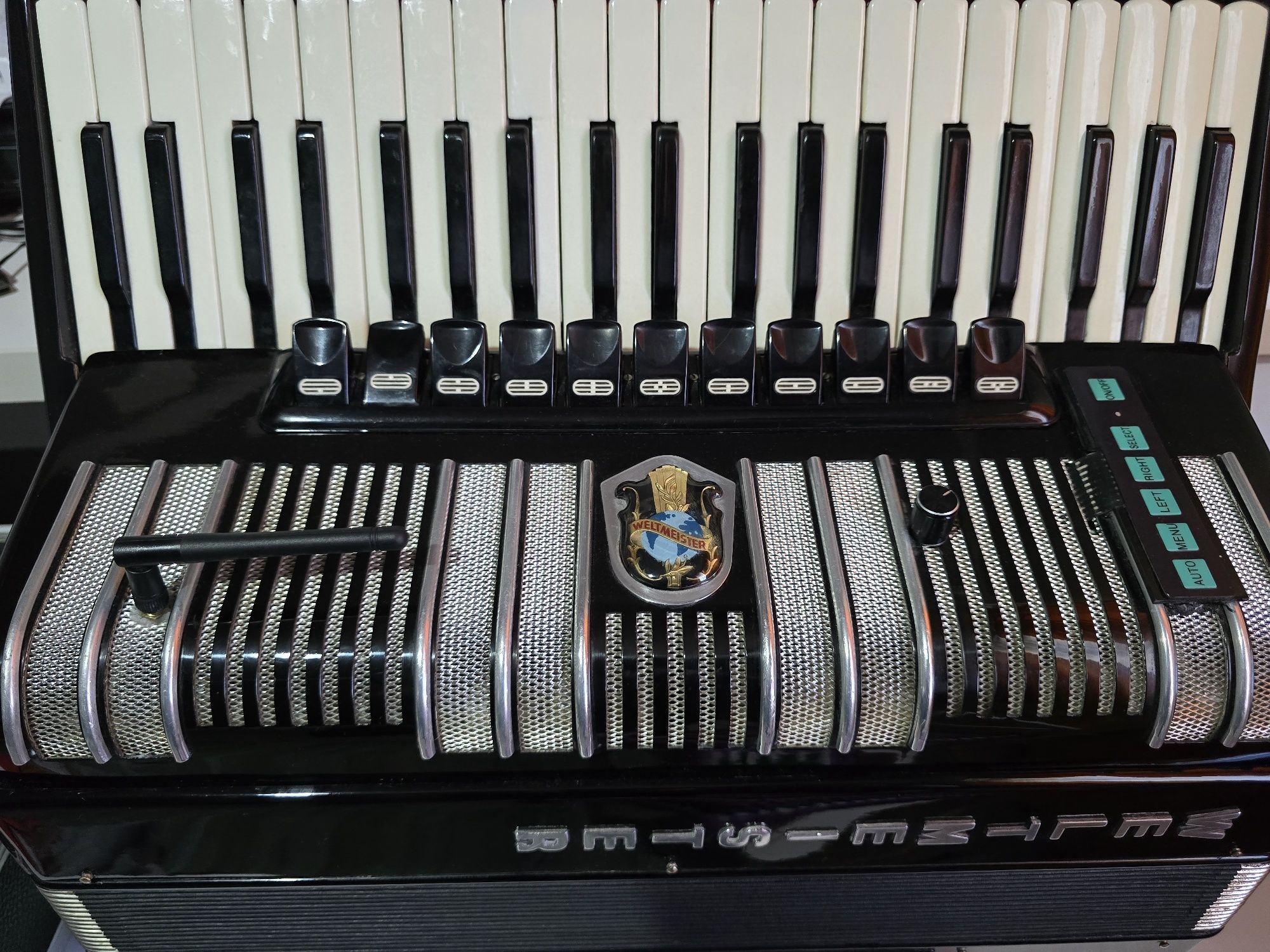 Weltmeister s4 cu midi,midi wireless și juzisound 1