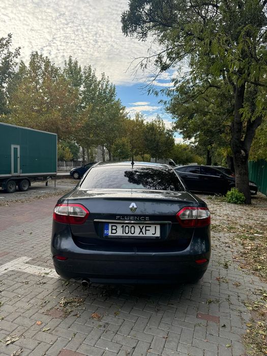 Vând Renault Fluence