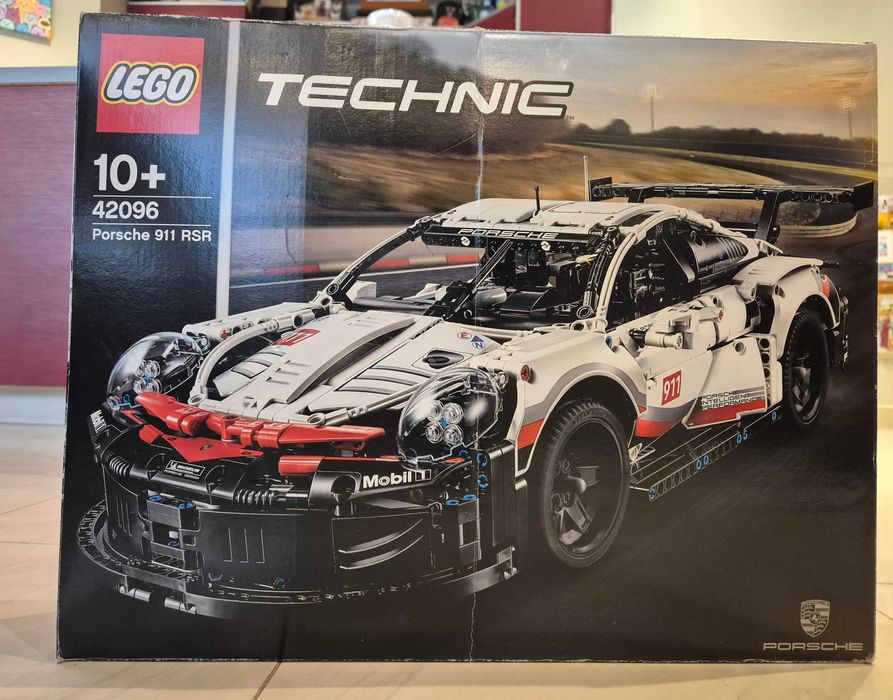 Запечатано LEGO Technic Porsche 911 RSR 42096, 1580 части